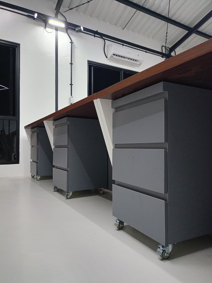 Meja Meeting Kustom Bogor